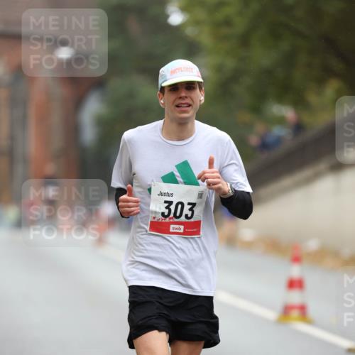 05.10.2025 - 20. swb-Marathon Bremen Michael Strokosch http://msf.ph/oto/9212330 05.10.2025 12:16:23 Laufen 303 meine-sportfotos.de