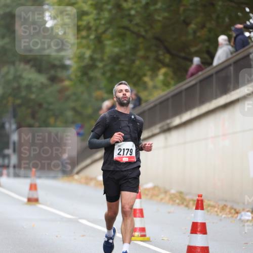 05.10.2025 - 20. swb-Marathon Bremen Michael Strokosch http://msf.ph/oto/9212334 05.10.2025 12:16:40 Laufen 2179 meine-sportfotos.de