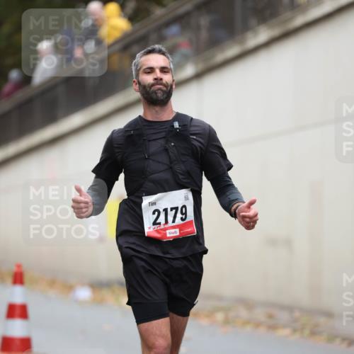 05.10.2025 - 20. swb-Marathon Bremen Michael Strokosch http://msf.ph/oto/9212342 05.10.2025 12:16:42 Laufen 2179 meine-sportfotos.de