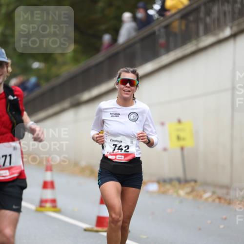 05.10.2025 - 20. swb-Marathon Bremen Michael Strokosch http://msf.ph/oto/9212351 05.10.2025 12:16:53 Laufen 71, 2023, 742, 01380 meine-sportfotos.de