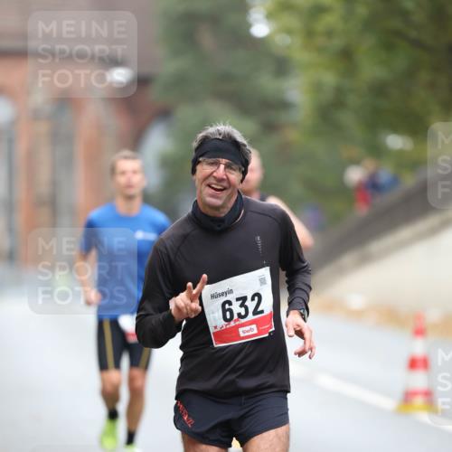 05.10.2025 - 20. swb-Marathon Bremen Michael Strokosch http://msf.ph/oto/9212358 05.10.2025 12:16:55 Laufen 632 meine-sportfotos.de