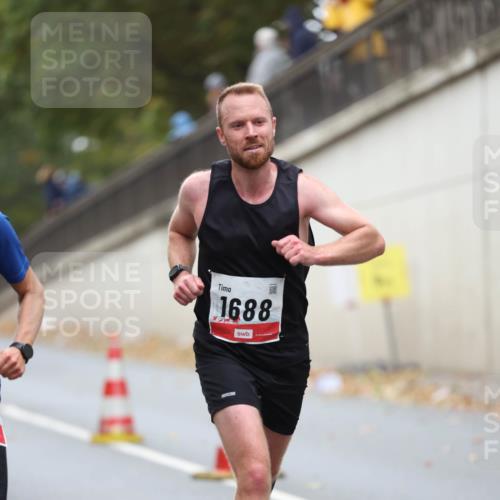 05.10.2025 - 20. swb-Marathon Bremen Michael Strokosch http://msf.ph/oto/9212363 05.10.2025 12:16:57 Laufen 1688 meine-sportfotos.de