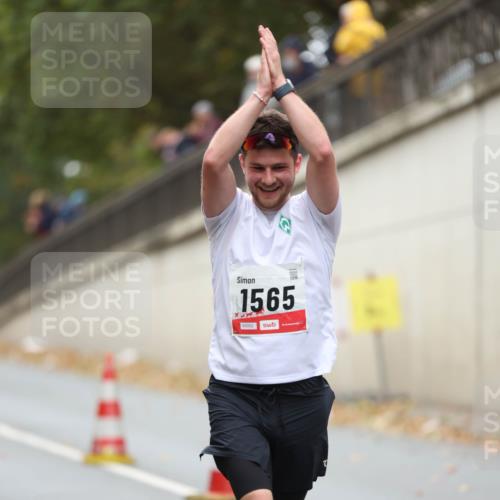 05.10.2025 - 20. swb-Marathon Bremen Michael Strokosch http://msf.ph/oto/9212368 05.10.2025 12:17:28 Laufen 1565, 00052, 71 meine-sportfotos.de
