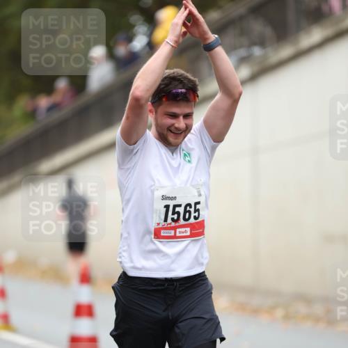 05.10.2025 - 20. swb-Marathon Bremen Michael Strokosch http://msf.ph/oto/9212369 05.10.2025 12:17:28 Laufen 1565, 00052 meine-sportfotos.de