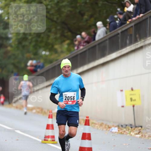 05.10.2025 - 20. swb-Marathon Bremen Michael Strokosch http://msf.ph/oto/9212379 05.10.2025 12:18:19 Laufen 2056 meine-sportfotos.de