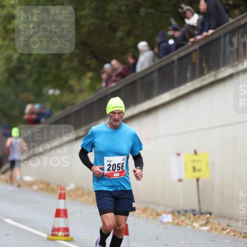 05.10.2025 - 20. swb-Marathon Bremen Michael Strokosch http://msf.ph/oto/9212380 05.10.2025 12:18:19 Laufen 2056 meine-sportfotos.de