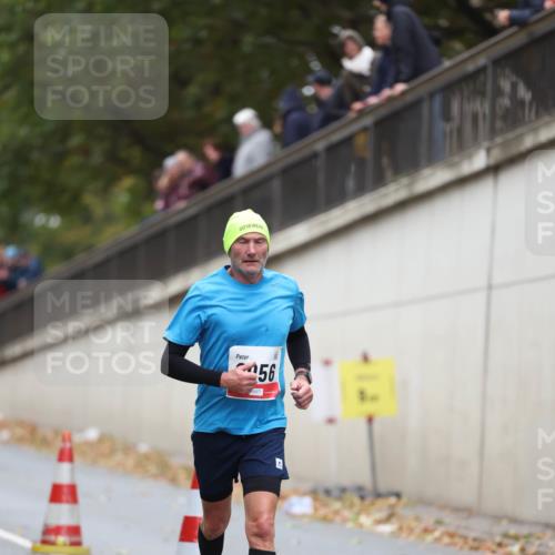 05.10.2025 - 20. swb-Marathon Bremen Michael Strokosch http://msf.ph/oto/9212381 05.10.2025 12:18:20 Laufen 56 meine-sportfotos.de