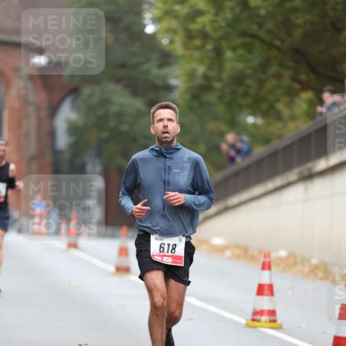 05.10.2025 - 20. swb-Marathon Bremen Michael Strokosch http://msf.ph/oto/9212389 05.10.2025 12:18:40 Laufen 6, 18 meine-sportfotos.de