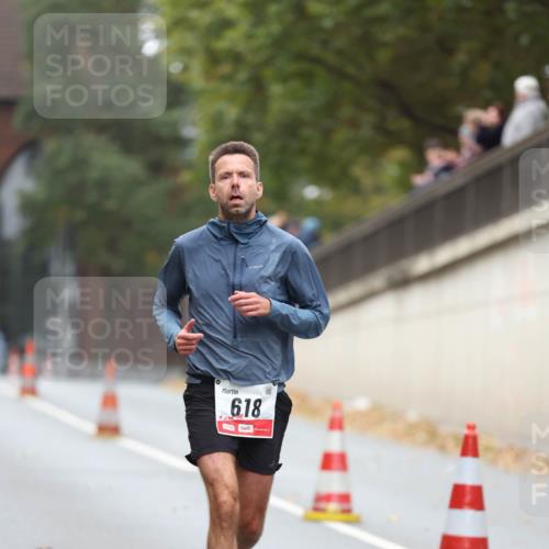 05.10.2025 - 20. swb-Marathon Bremen Michael Strokosch http://msf.ph/oto/9212391 05.10.2025 12:18:41 Laufen 6, 18 meine-sportfotos.de