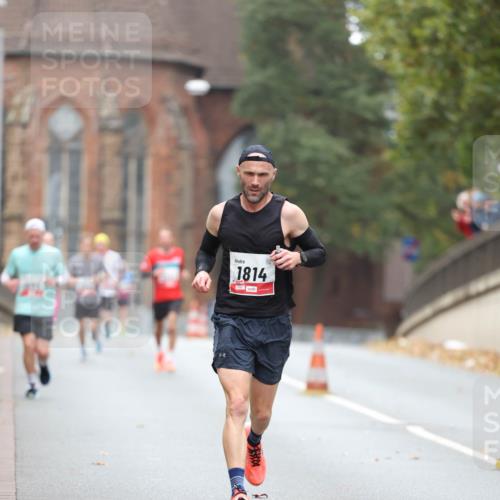 05.10.2025 - 20. swb-Marathon Bremen Michael Strokosch http://msf.ph/oto/9212397 05.10.2025 12:18:44 Laufen 1814 meine-sportfotos.de