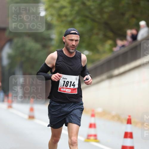 05.10.2025 - 20. swb-Marathon Bremen Michael Strokosch http://msf.ph/oto/9212401 05.10.2025 12:18:46 Laufen 1814, 01167 meine-sportfotos.de