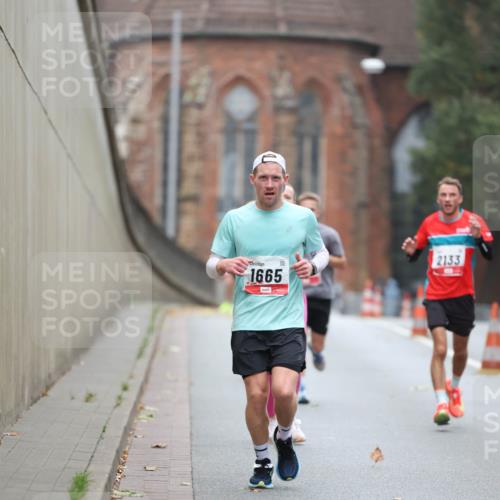 05.10.2025 - 20. swb-Marathon Bremen Michael Strokosch http://msf.ph/oto/9212405 05.10.2025 12:18:50 Laufen 2133, 1665 meine-sportfotos.de