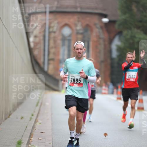 05.10.2025 - 20. swb-Marathon Bremen Michael Strokosch http://msf.ph/oto/9212406 05.10.2025 12:18:50 Laufen 1665, 2133 meine-sportfotos.de