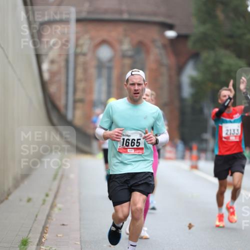 05.10.2025 - 20. swb-Marathon Bremen Michael Strokosch http://msf.ph/oto/9212408 05.10.2025 12:18:51 Laufen 1665, 2133 meine-sportfotos.de