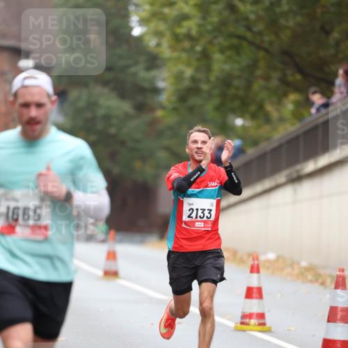 05.10.2025 - 20. swb-Marathon Bremen Michael Strokosch http://msf.ph/oto/9212412 05.10.2025 12:18:53 Laufen 1665, 2133 meine-sportfotos.de