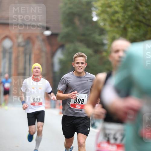 05.10.2025 - 20. swb-Marathon Bremen Michael Strokosch http://msf.ph/oto/9212416 05.10.2025 12:18:55 Laufen 603, 999, 847 meine-sportfotos.de