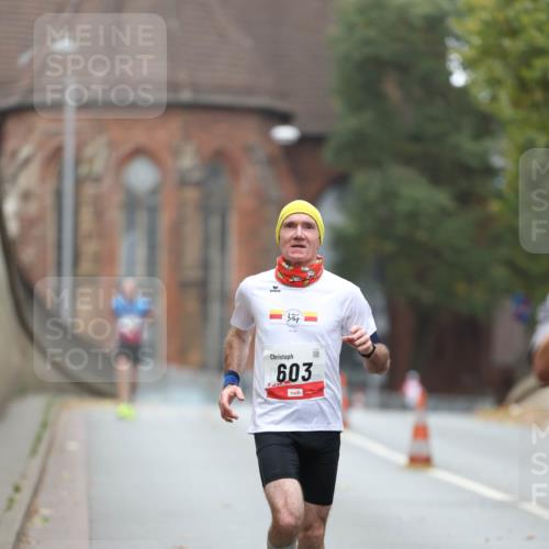 05.10.2025 - 20. swb-Marathon Bremen Michael Strokosch http://msf.ph/oto/9212420 05.10.2025 12:18:56 Laufen 603 meine-sportfotos.de