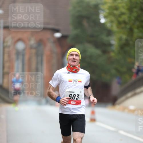 05.10.2025 - 20. swb-Marathon Bremen Michael Strokosch http://msf.ph/oto/9212422 05.10.2025 12:18:57 Laufen 503 meine-sportfotos.de