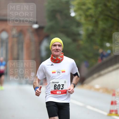 05.10.2025 - 20. swb-Marathon Bremen Michael Strokosch http://msf.ph/oto/9212424 05.10.2025 12:18:57 Laufen 603 meine-sportfotos.de