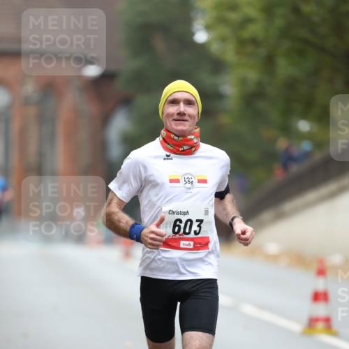 05.10.2025 - 20. swb-Marathon Bremen Michael Strokosch http://msf.ph/oto/9212425 05.10.2025 12:18:57 Laufen 603 meine-sportfotos.de