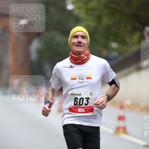 05.10.2025 - 20. swb-Marathon Bremen Michael Strokosch http://msf.ph/oto/9212427 05.10.2025 12:18:58 Laufen 603 meine-sportfotos.de