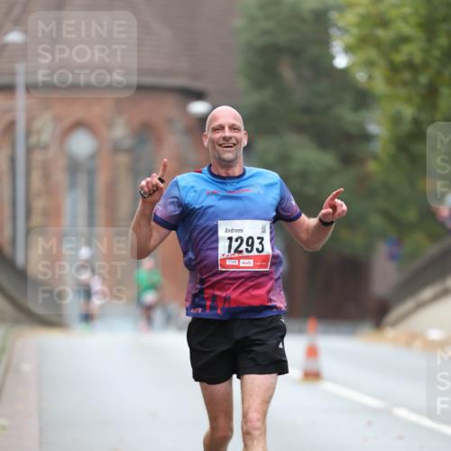 05.10.2025 - 20. swb-Marathon Bremen Michael Strokosch http://msf.ph/oto/9212434 05.10.2025 12:19:09 Laufen 1293, 01588 meine-sportfotos.de