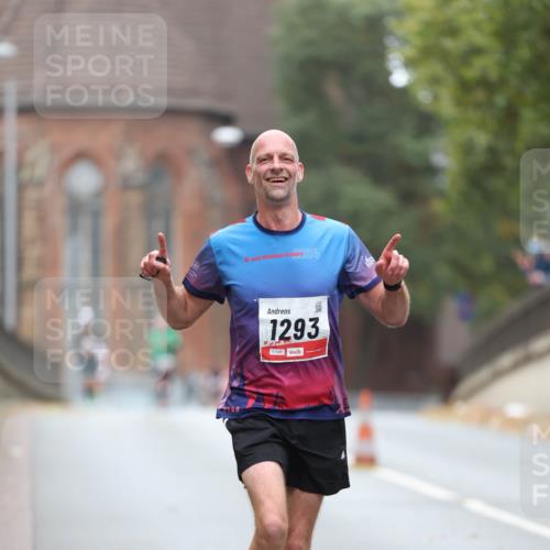 05.10.2025 - 20. swb-Marathon Bremen Michael Strokosch http://msf.ph/oto/9212435 05.10.2025 12:19:09 Laufen 19, 2024, 1293, 01588 meine-sportfotos.de