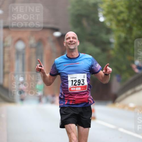 05.10.2025 - 20. swb-Marathon Bremen Michael Strokosch http://msf.ph/oto/9212436 05.10.2025 12:19:09 Laufen 19, 2024, 1293, 01588 meine-sportfotos.de