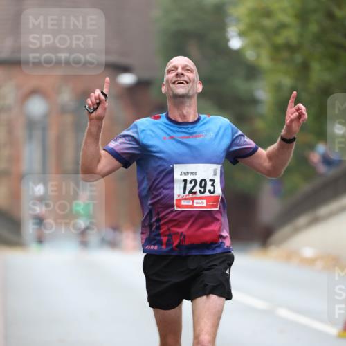 05.10.2025 - 20. swb-Marathon Bremen Michael Strokosch http://msf.ph/oto/9212437 05.10.2025 12:19:09 Laufen 19, 024, 1293, 01588 meine-sportfotos.de