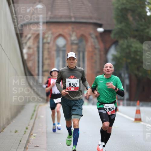 05.10.2025 - 20. swb-Marathon Bremen Michael Strokosch http://msf.ph/oto/9212444 05.10.2025 12:19:26 Laufen 650, 2054 meine-sportfotos.de
