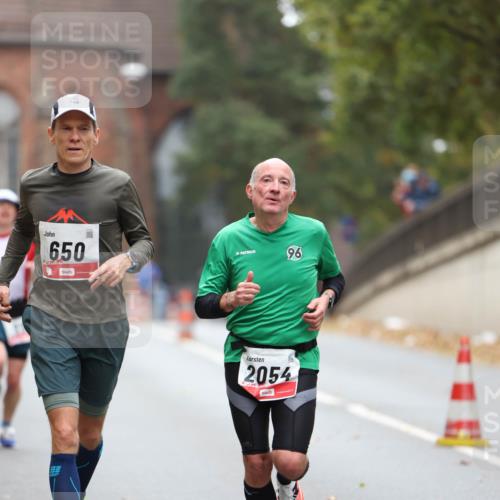 05.10.2025 - 20. swb-Marathon Bremen Michael Strokosch http://msf.ph/oto/9212450 05.10.2025 12:19:27 Laufen 650, 96, 2054 meine-sportfotos.de
