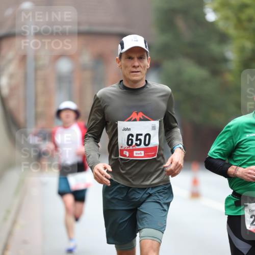 05.10.2025 - 20. swb-Marathon Bremen Michael Strokosch http://msf.ph/oto/9212452 05.10.2025 12:19:28 Laufen 650, 2 meine-sportfotos.de