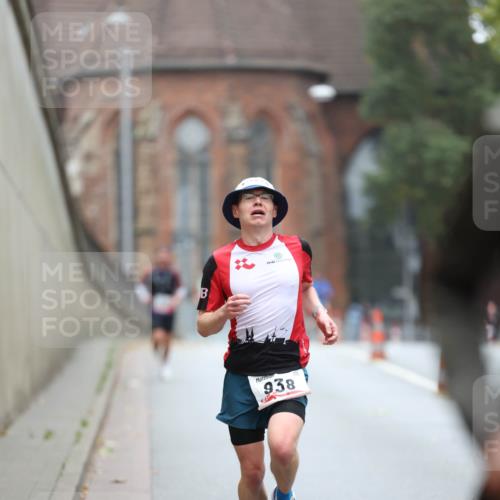 05.10.2025 - 20. swb-Marathon Bremen Michael Strokosch http://msf.ph/oto/9212454 05.10.2025 12:19:30 Laufen 938 meine-sportfotos.de