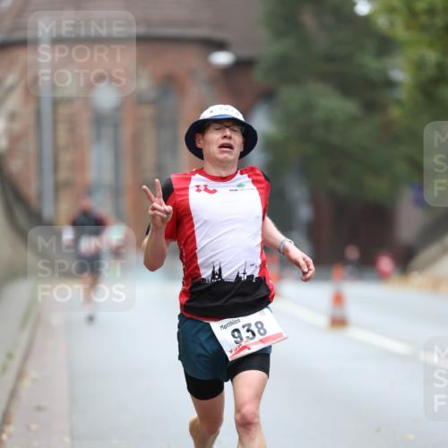 05.10.2025 - 20. swb-Marathon Bremen Michael Strokosch http://msf.ph/oto/9212457 05.10.2025 12:19:31 Laufen 938 meine-sportfotos.de