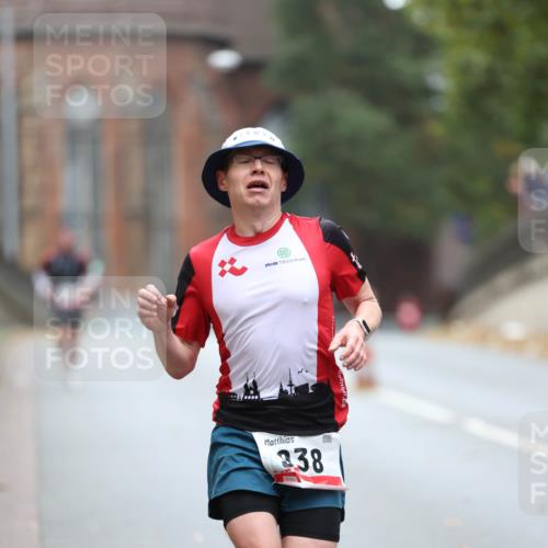 05.10.2025 - 20. swb-Marathon Bremen Michael Strokosch http://msf.ph/oto/9212459 05.10.2025 12:19:31 Laufen 338, 00565 meine-sportfotos.de