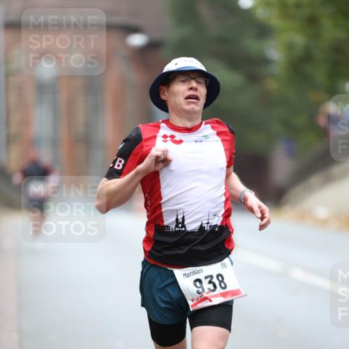 05.10.2025 - 20. swb-Marathon Bremen Michael Strokosch http://msf.ph/oto/9212460 05.10.2025 12:19:31 Laufen 938 meine-sportfotos.de