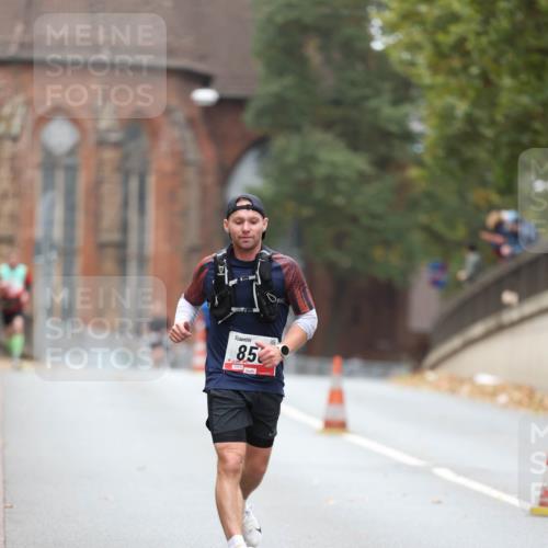 05.10.2025 - 20. swb-Marathon Bremen Michael Strokosch http://msf.ph/oto/9212461 05.10.2025 12:19:39 Laufen 85 meine-sportfotos.de