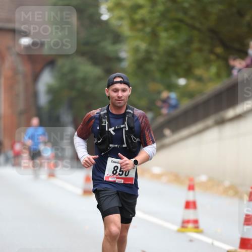 05.10.2025 - 20. swb-Marathon Bremen Michael Strokosch http://msf.ph/oto/9212464 05.10.2025 12:19:40 Laufen 850, 00478 meine-sportfotos.de