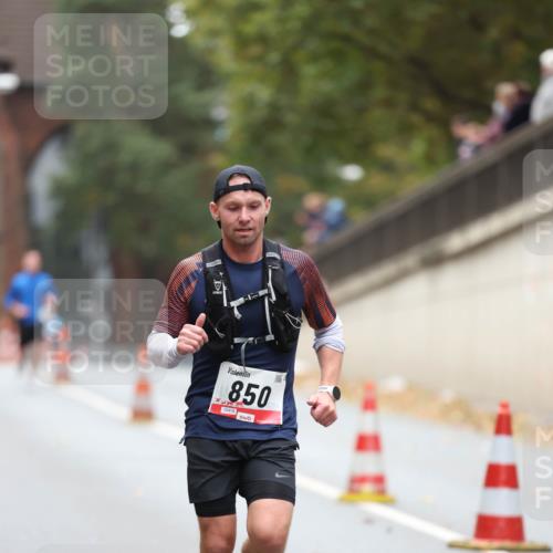 05.10.2025 - 20. swb-Marathon Bremen Michael Strokosch http://msf.ph/oto/9212465 05.10.2025 12:19:40 Laufen 850 meine-sportfotos.de