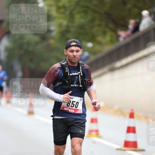 05.10.2025 - 20. swb-Marathon Bremen Michael Strokosch http://msf.ph/oto/9212466 05.10.2025 12:19:41 Laufen 850, 00478 meine-sportfotos.de