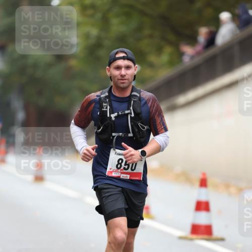 05.10.2025 - 20. swb-Marathon Bremen Michael Strokosch http://msf.ph/oto/9212467 05.10.2025 12:19:41 Laufen 850, 00478 meine-sportfotos.de