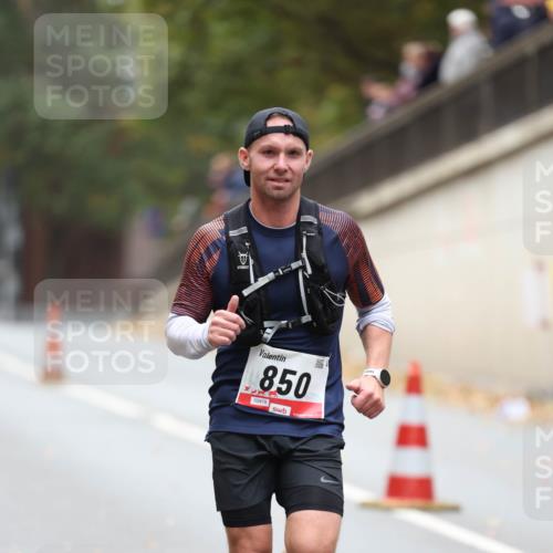 05.10.2025 - 20. swb-Marathon Bremen Michael Strokosch http://msf.ph/oto/9212468 05.10.2025 12:19:41 Laufen 850, 00478 meine-sportfotos.de