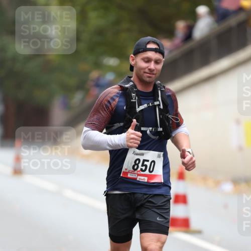 05.10.2025 - 20. swb-Marathon Bremen Michael Strokosch http://msf.ph/oto/9212469 05.10.2025 12:19:41 Laufen 850, 00478 meine-sportfotos.de