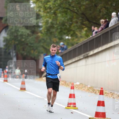 05.10.2025 - 20. swb-Marathon Bremen Michael Strokosch http://msf.ph/oto/9212470 05.10.2025 12:19:49 Laufen  meine-sportfotos.de