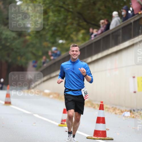 05.10.2025 - 20. swb-Marathon Bremen Michael Strokosch http://msf.ph/oto/9212474 05.10.2025 12:19:51 Laufen 56 meine-sportfotos.de