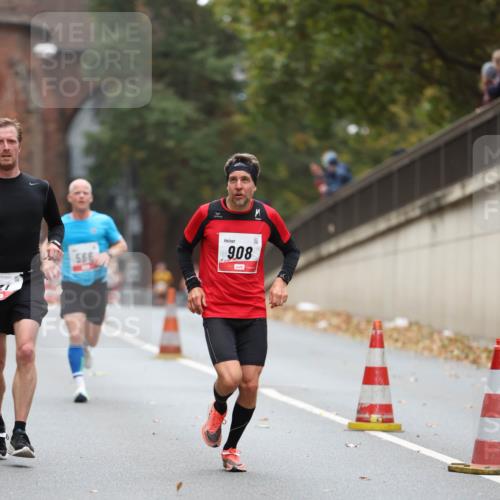 05.10.2025 - 20. swb-Marathon Bremen Michael Strokosch http://msf.ph/oto/9212494 05.10.2025 12:20:04 Laufen 21, 566, 908 meine-sportfotos.de