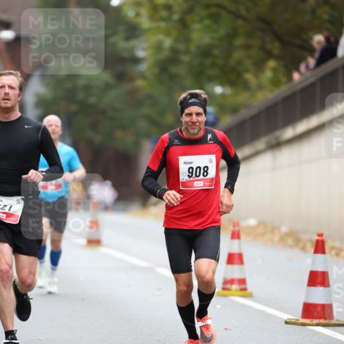 05.10.2025 - 20. swb-Marathon Bremen Michael Strokosch http://msf.ph/oto/9212499 05.10.2025 12:20:06 Laufen 908 meine-sportfotos.de