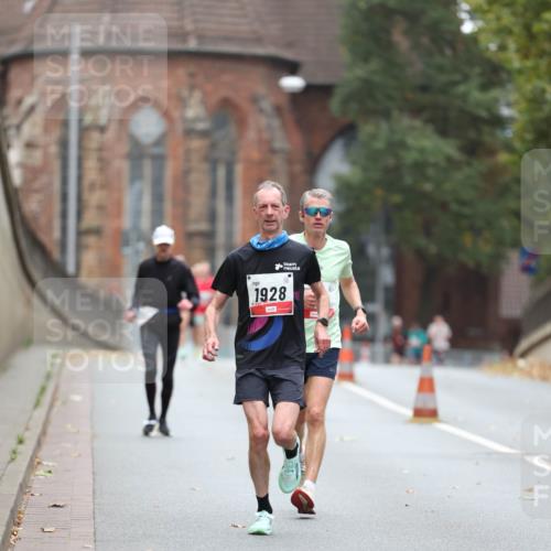 05.10.2025 - 20. swb-Marathon Bremen Michael Strokosch http://msf.ph/oto/9212509 05.10.2025 12:20:18 Laufen 1928 meine-sportfotos.de