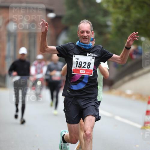 05.10.2025 - 20. swb-Marathon Bremen Michael Strokosch http://msf.ph/oto/9212515 05.10.2025 12:20:20 Laufen 1928 meine-sportfotos.de