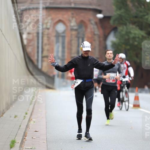 05.10.2025 - 20. swb-Marathon Bremen Michael Strokosch http://msf.ph/oto/9212518 05.10.2025 12:20:22 Laufen 66, 389 meine-sportfotos.de